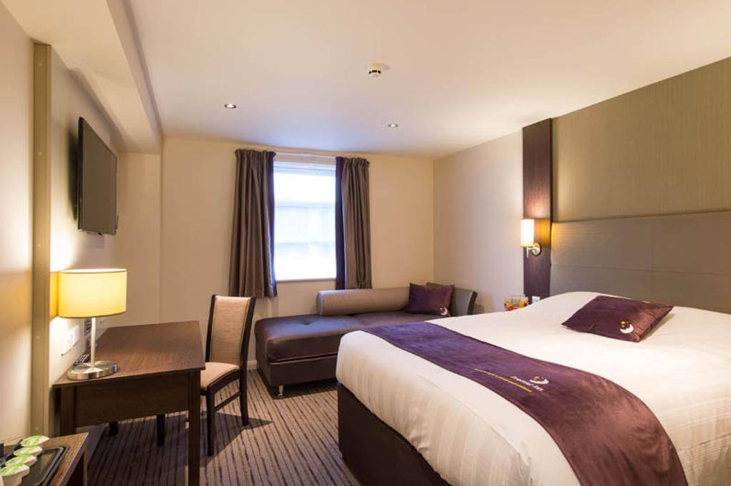 Premier Inn Inverness East 客房 照片
