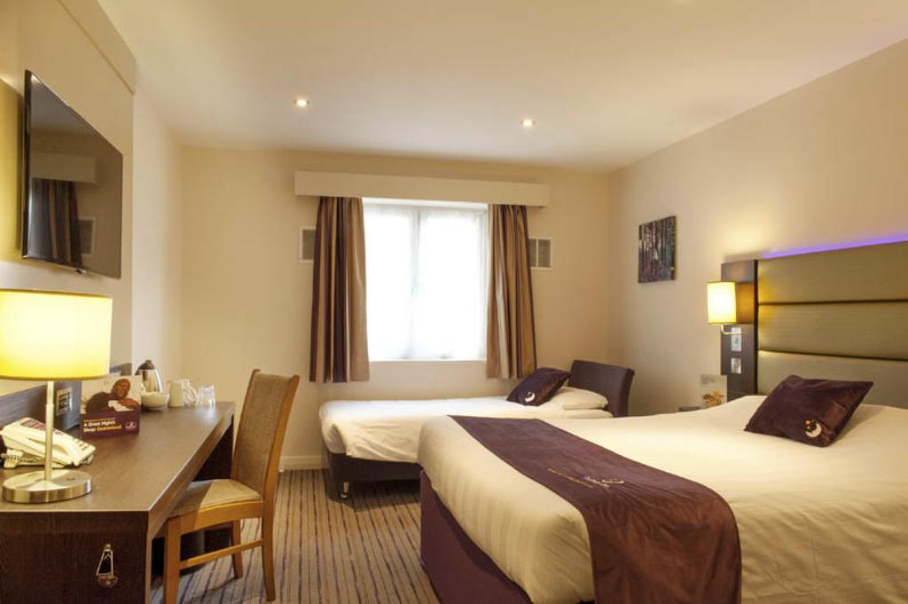Premier Inn Inverness East 客房 照片