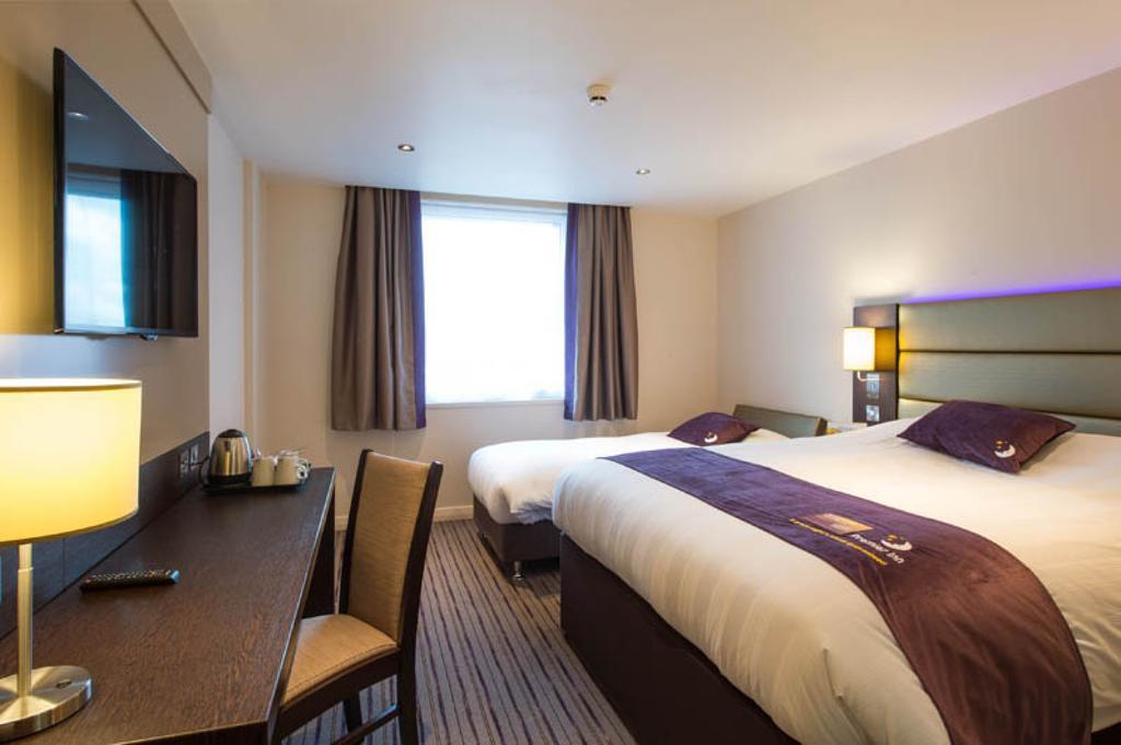 Premier Inn Inverness East 客房 照片