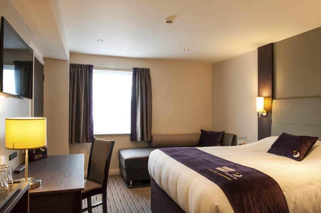 Premier Inn Inverness East 客房 照片