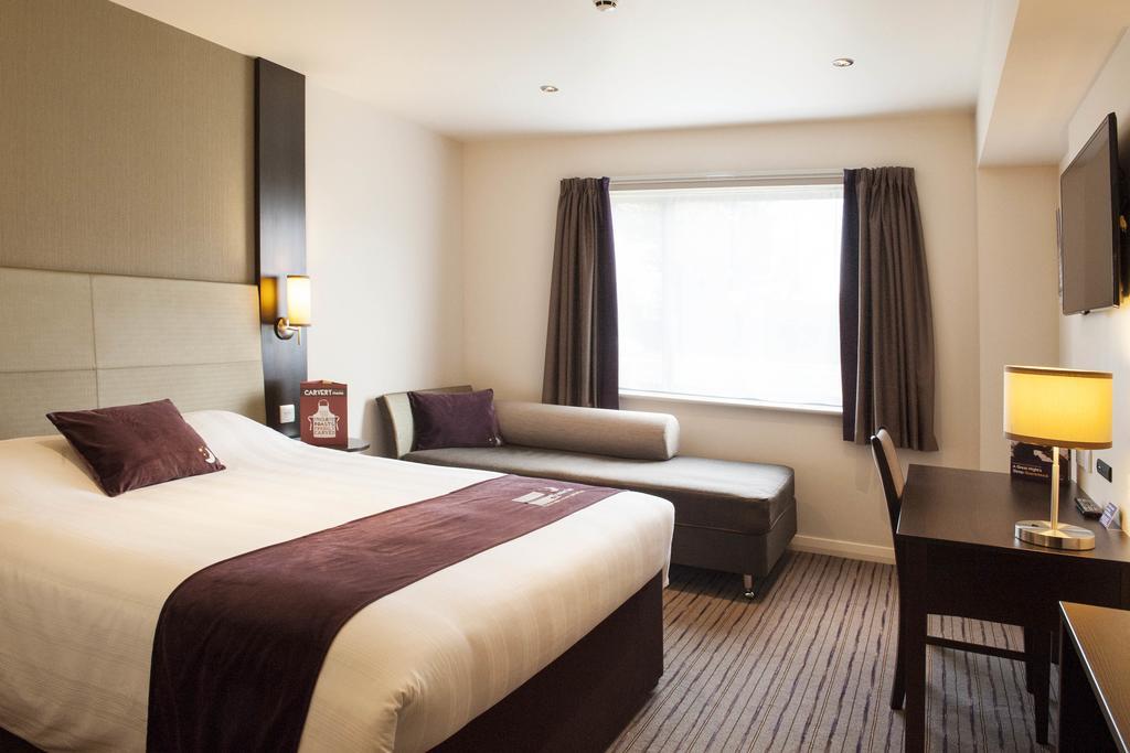 Premier Inn Inverness East 客房 照片